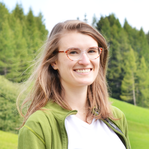 Portrait Tara Hanke